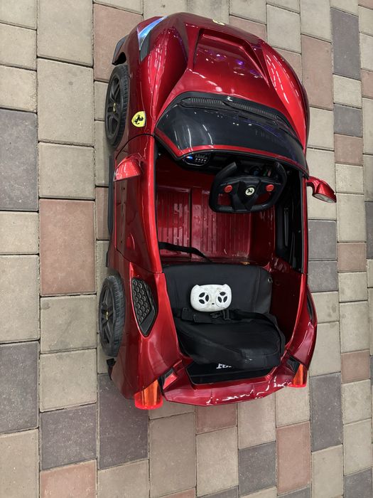 Детский машина.Ферарри