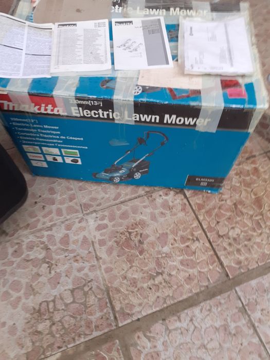 Продавам ел. Косачка Макита ELM 3320.