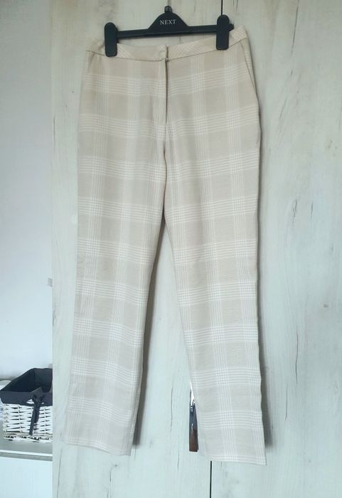 Pantaloni H&M alb bej în carouri S/M eleganți office casual crem vara