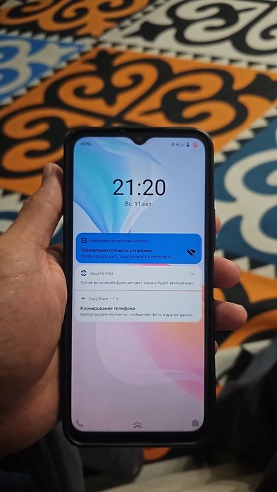 Vivo Y33s телефон