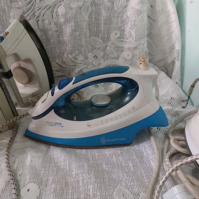 Продаю Утюги б.у не дорого