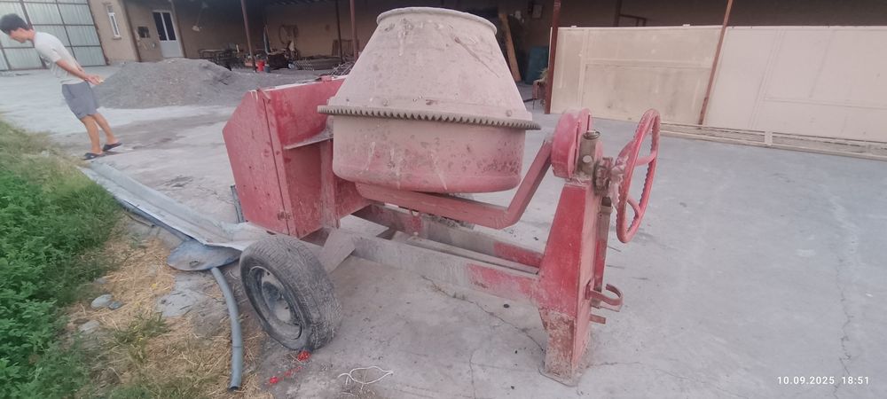 Мешалка сотилади срочна.