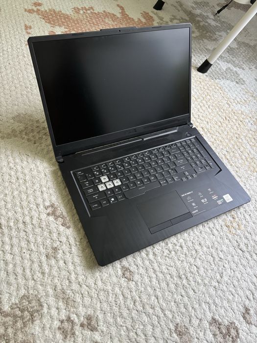Laptof Gaming ASUS TUF F17