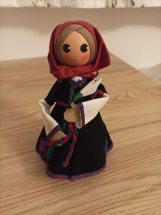 Стари сувенирни кукли в носии