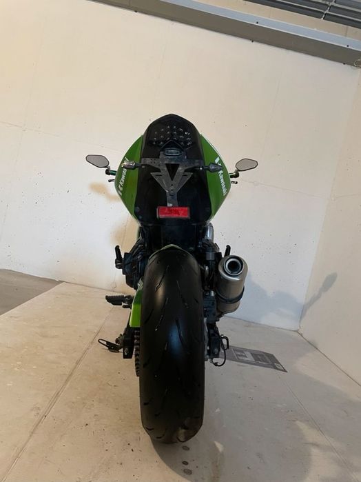 Kawasaki Z750 cu ABS, evacuare STORM, șa custom