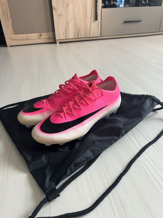 Продавам калеври Nike Mercurial