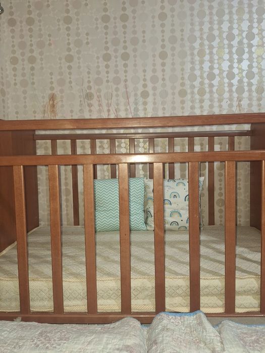 Продам детскую кроватку