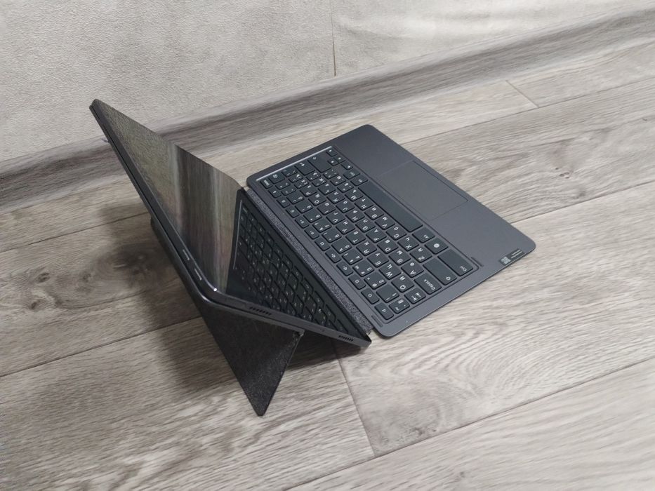 Планшет lenovoTB-J706L