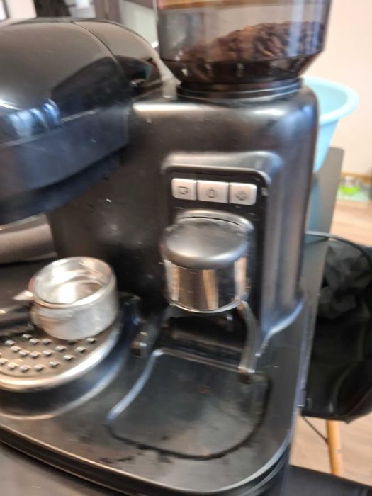 Кафемашина с мелачка Амбиано.