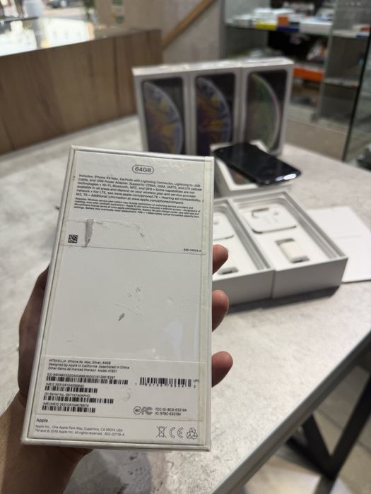 IPHONE Xs Max 64 GSM + cdma новый пачка
