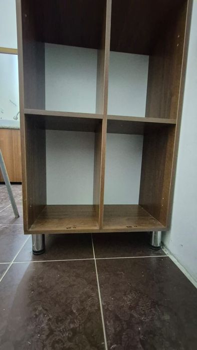 Шкафчик высокий с дверцами