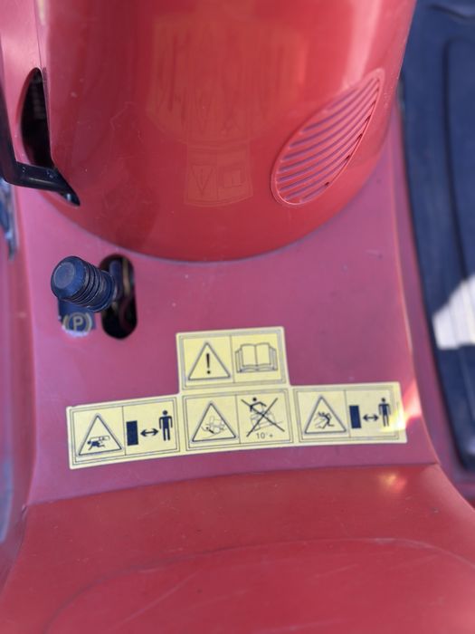 Tractoras tuns gazon Sabo