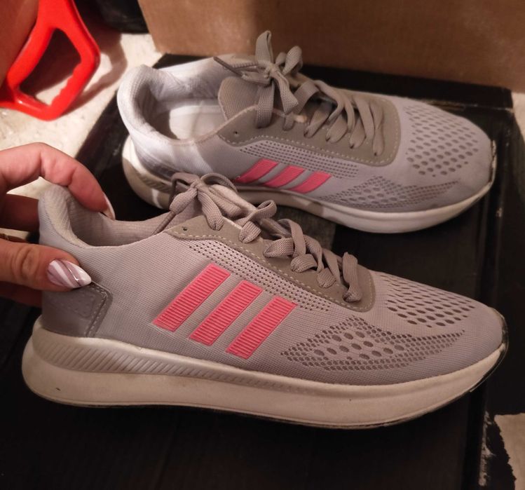 Обувки чисто нови и ползвани