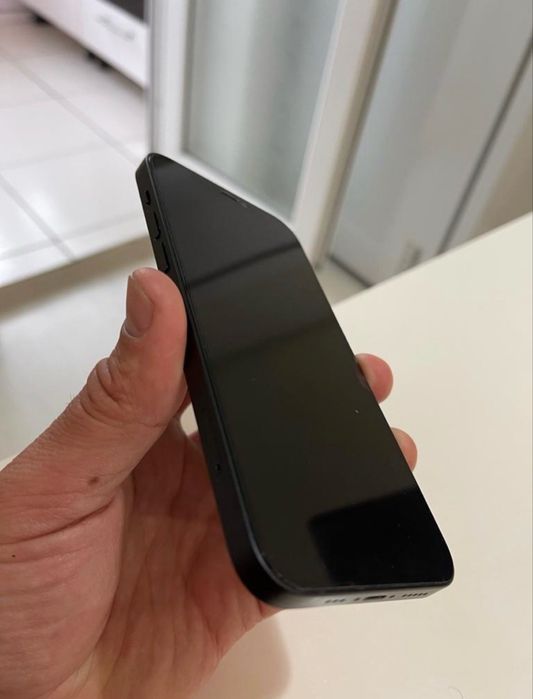 iPhone 13 de 256 GB cu 94% Bateria