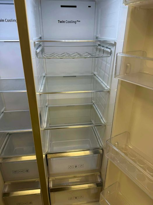 Хладилник SAMSUNG Side By Side