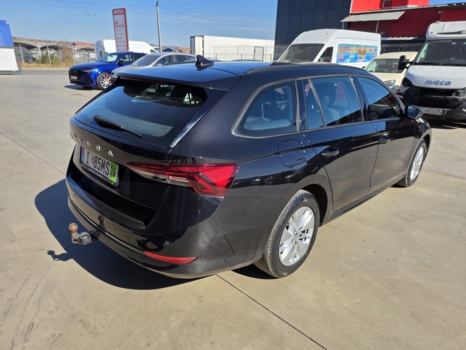 SKODA Octavia 2023 — imagine 3