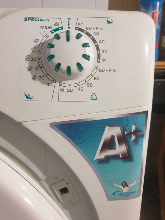 Mașină de spălat cu foarte puțin uz