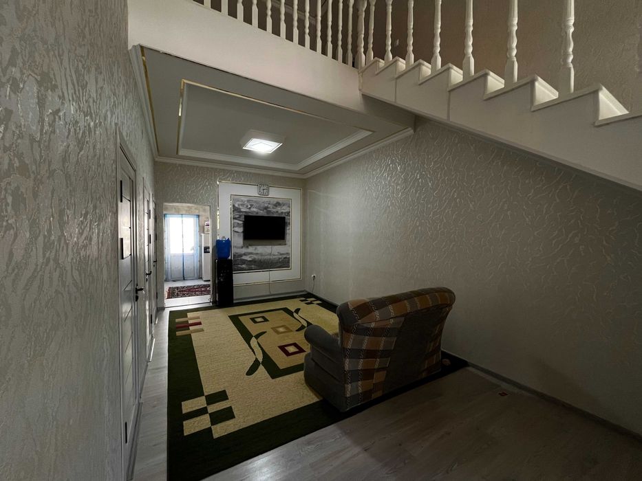 Водникда 200 кв метр, 2 каватли уй сотилади