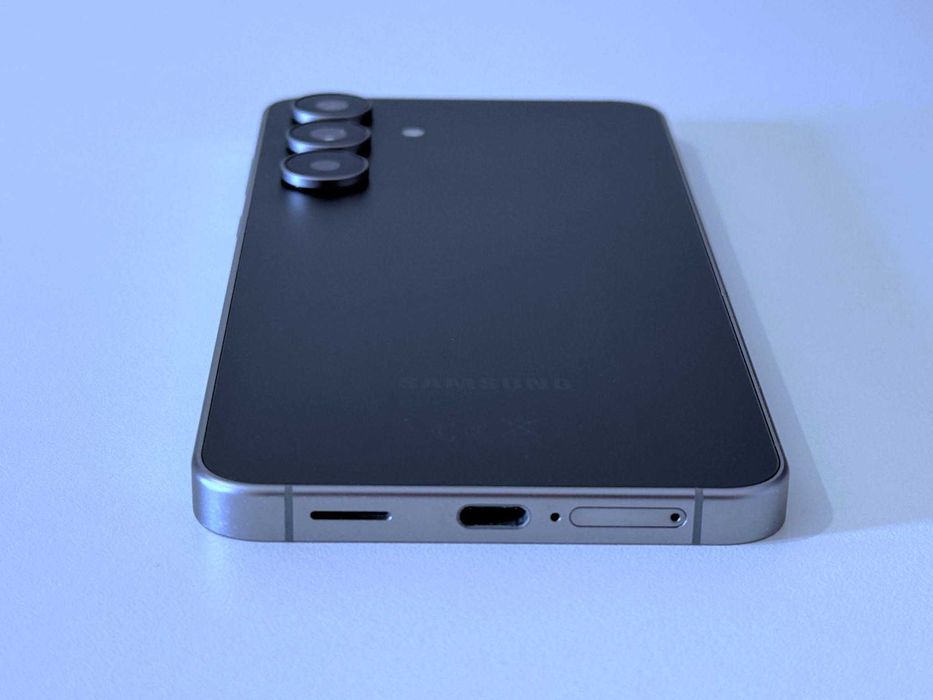 Бартер! Като НОВ! Samsung Galaxy S25 FE 256GB Jetblack (Черен) 100% Батерия.