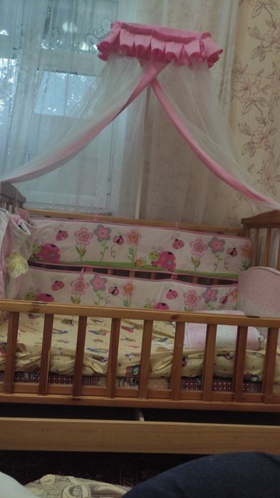 Продам кроватку отличного качества
