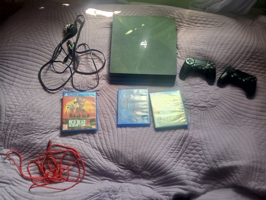 Продам Ps 4 Pro 1TB