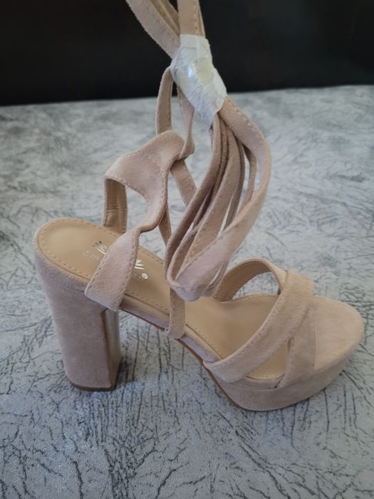 Sandale mărimea 38
