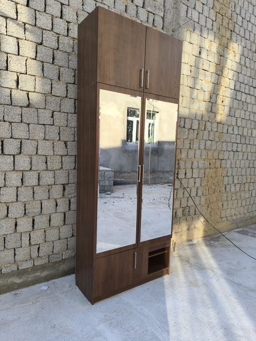 Продаётся большой шкаф в хорошем состоянии доставка есть