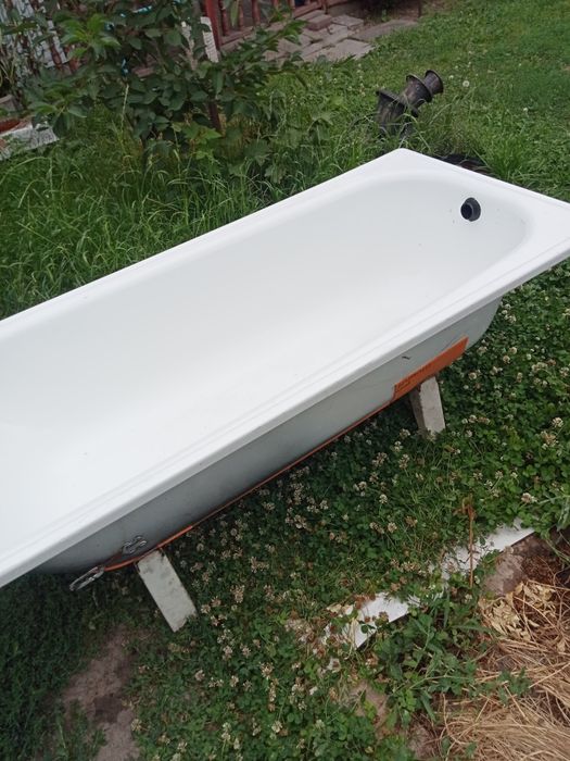 Продам ванну металлическую.