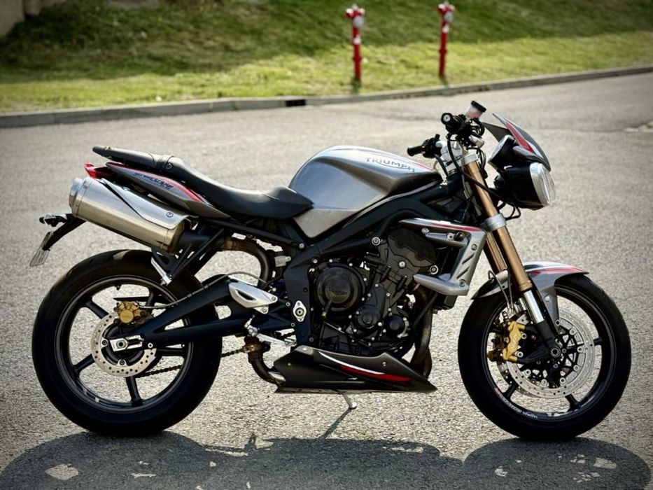Triumph Street Triple R 675