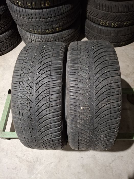 2 Anvelopele de iarnă 215 40 r18  Goodyear