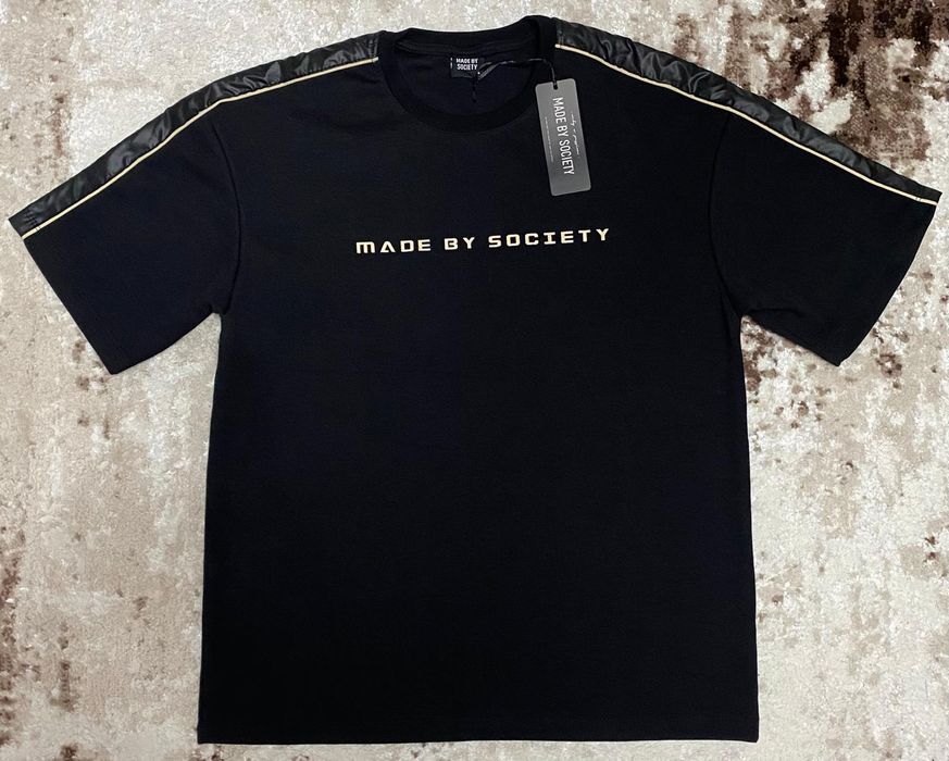 Vând compleu nou de bărbați Made by Society