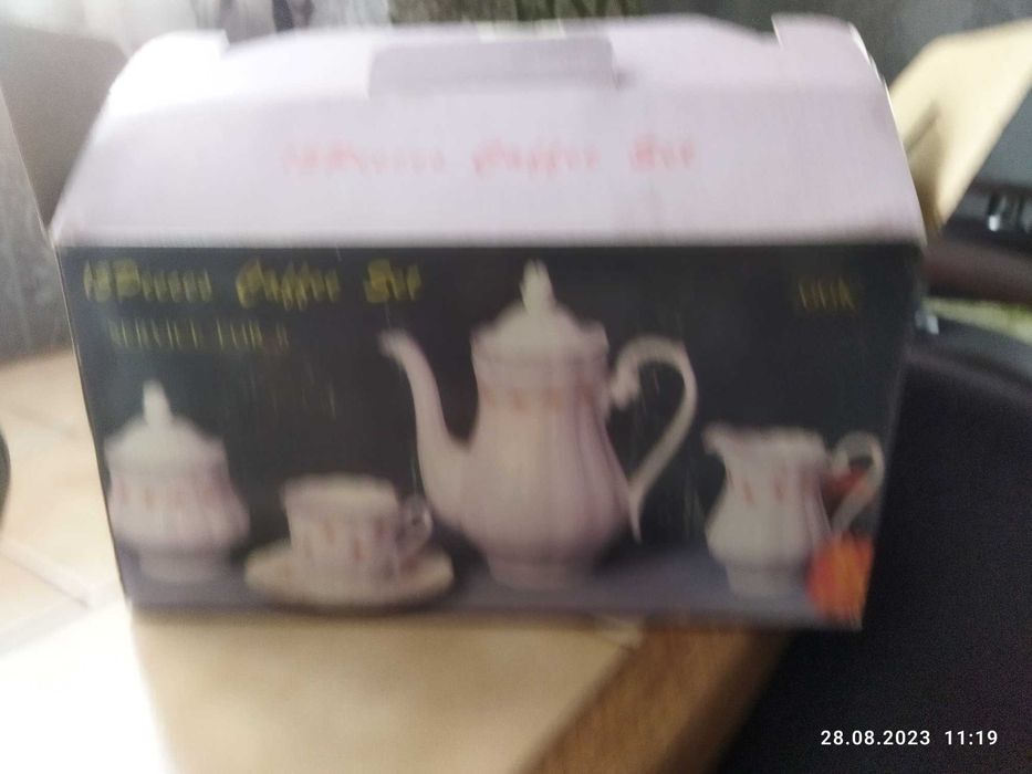 Продам фарфоровый сервиз