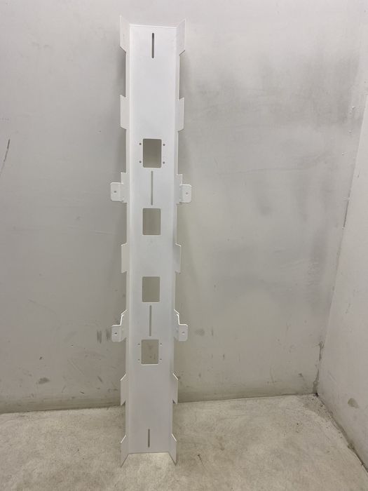 Кошница за кабели / кабелна скара / кабелен канал за бюро