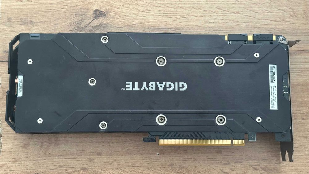 Gigabyte GeForce GTX 1080 8GB GDDR5X triple-fan, “FAN STOP”, backplate