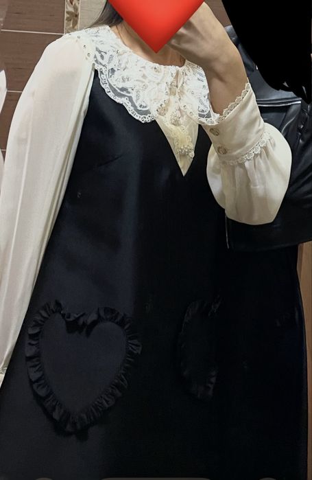 Красивое платье с воротником,в идеальном состоянии