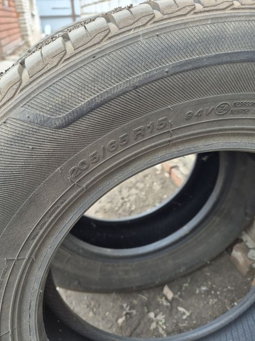 2 шины 205/65/15
