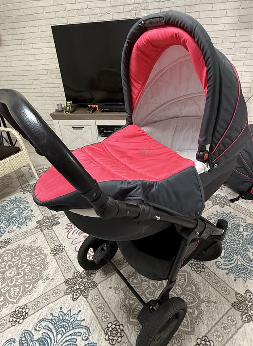 Детская коляска 3 в 1