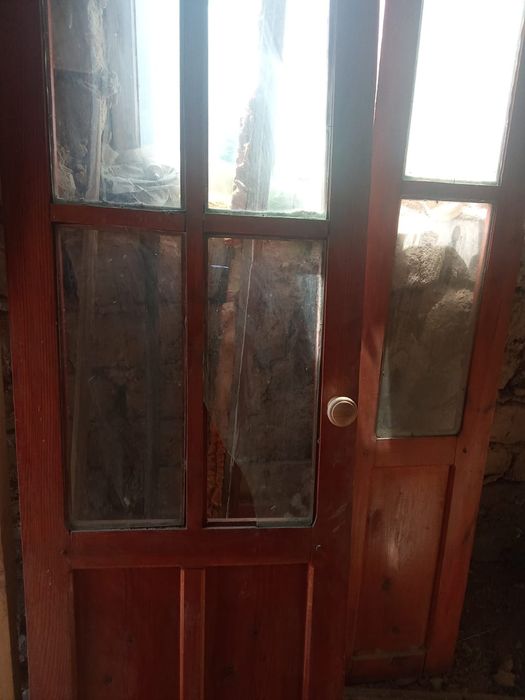 Продам двери деревянные