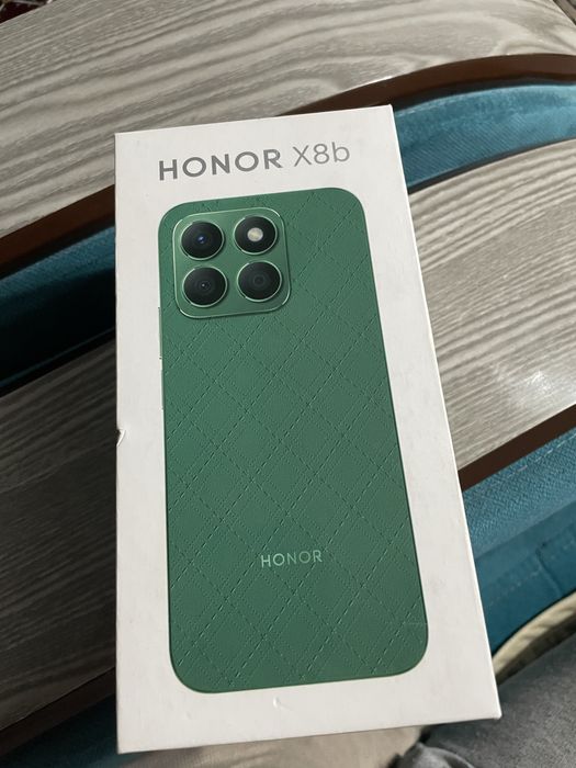 Продам телефон хонор х8д