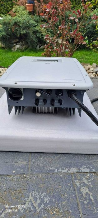 Invertor fotovoltaic trifazat