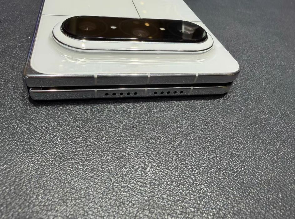Huawei Pura X Max Collector's Edition