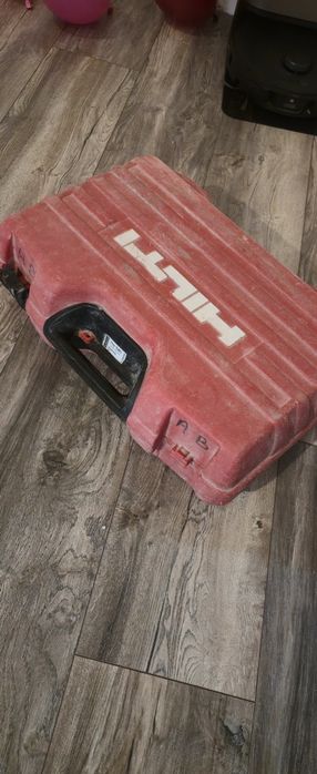 Ъглошлайф Hilti на батерия