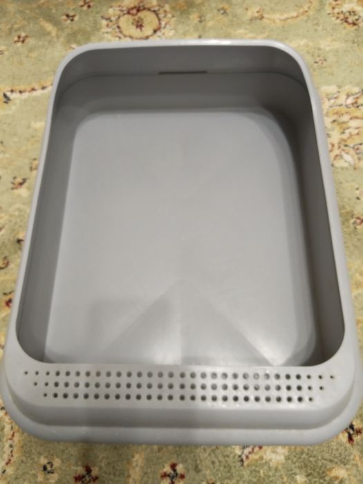 Латок для кошки.