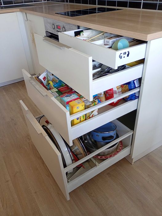 Модулна IKEA кухня, система METOD с фронтове VEDDINGE.