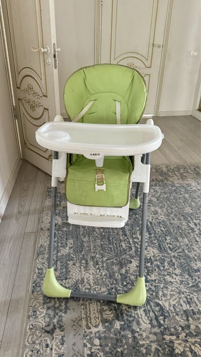 Стульчик для кармление . Хорошом состаяние