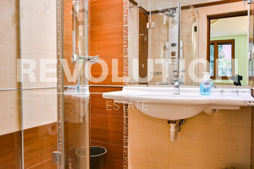 Дава се под наем Многостаен апартамент в София, Център - 135 кв.м за 1350 € - Снимка #11