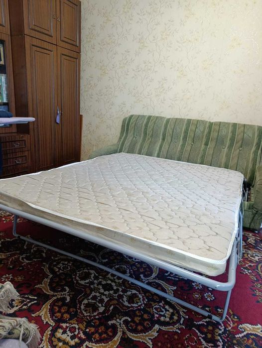 Продам диван б/у дешево