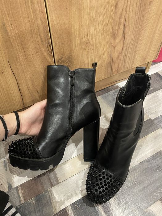 Зимни боти с шипове