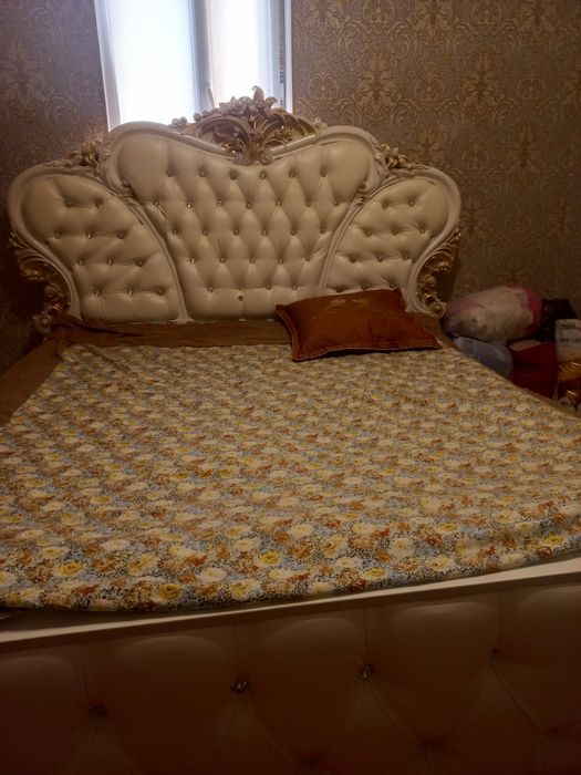 Двухспальный кровать