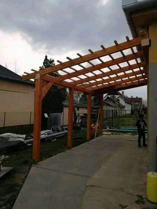 Executam acoperise și reparații